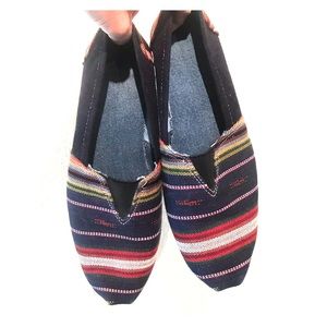 Guatemalan Tom’s style slip-ons size 9